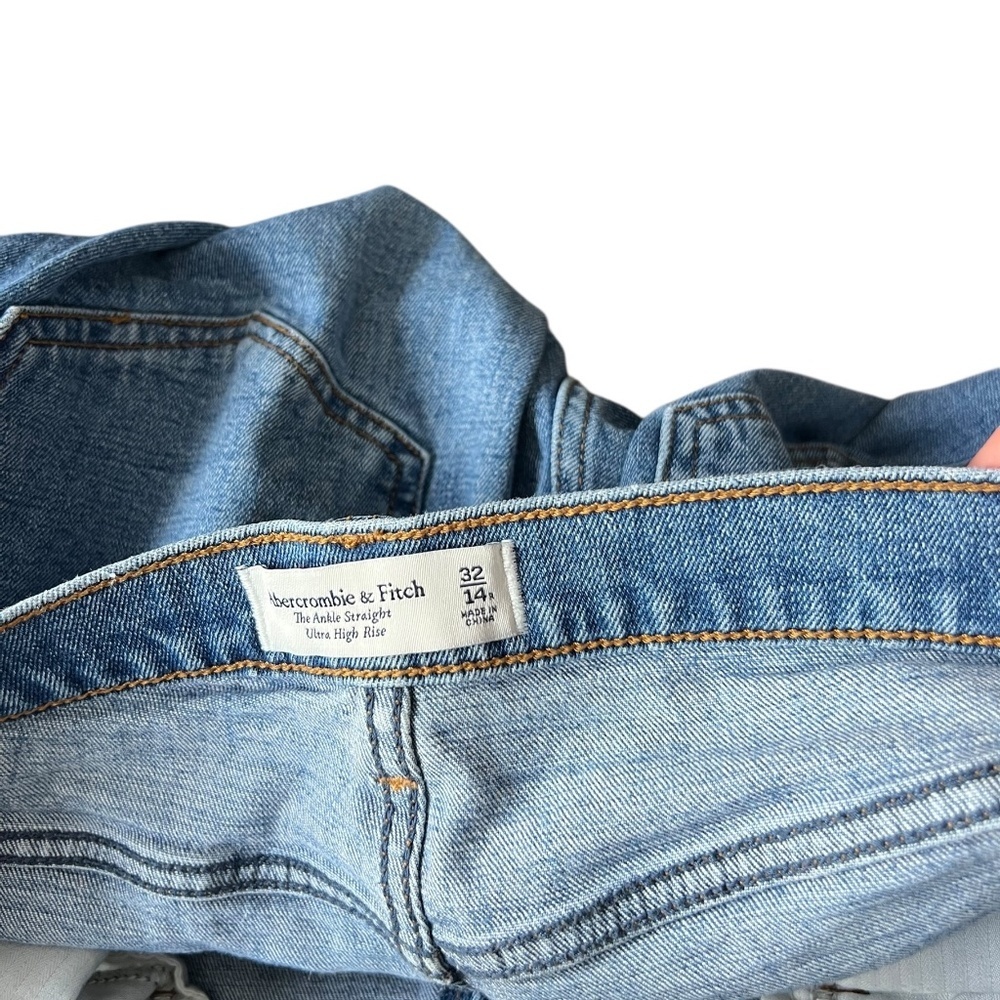 Abercrombie & Fitch Ankle Straight Ultra High Rise (32/14) - Picture 2 of 3
